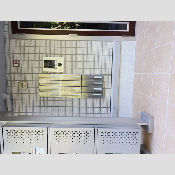 エントランス (エントランス)