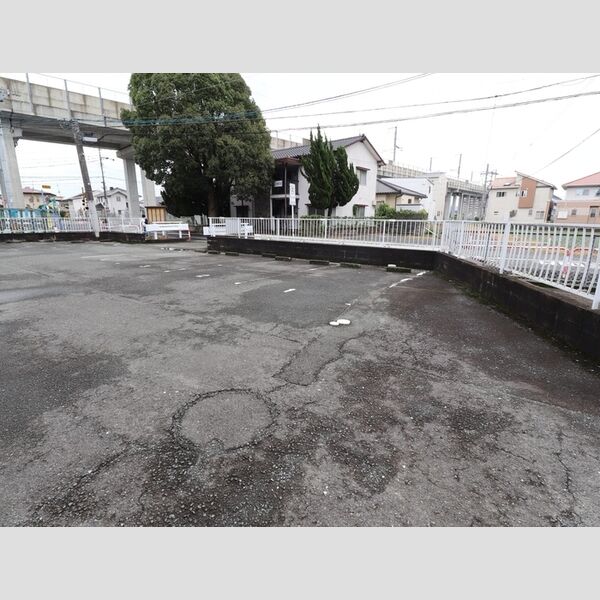 駐車場 (駐車場)