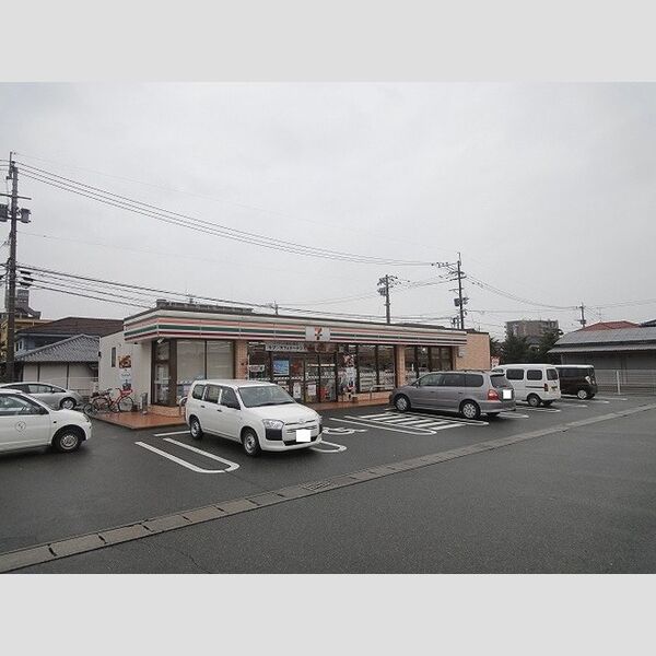 現地周辺 (セブンイレブン熊本近見8丁目店(489m))