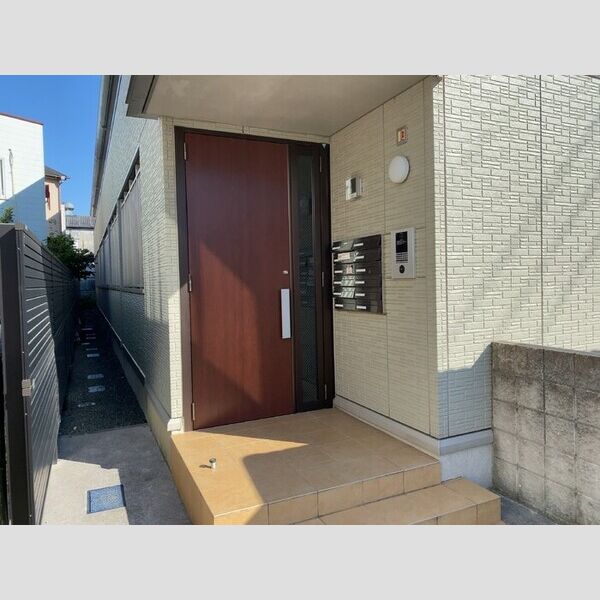 エントランス (エントランス)