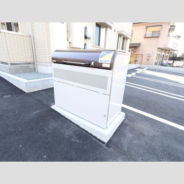 現地周辺 (ごみ置き場)
