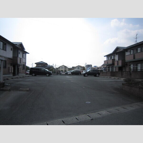 現地周辺 (駐車場)