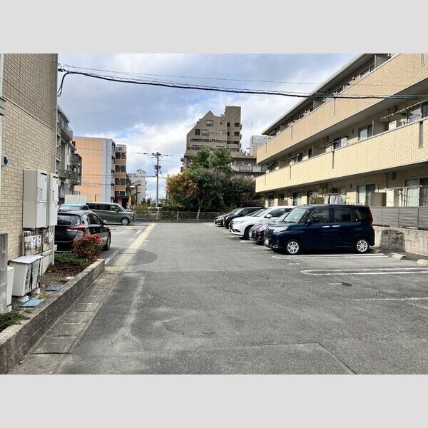 駐車場 (駐車場)