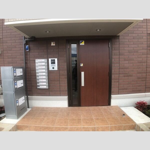 エントランス (エントランス)