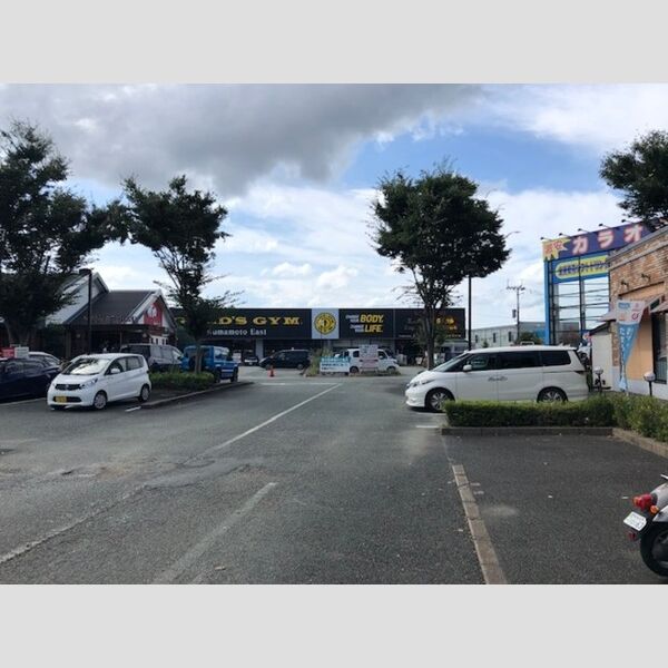 現地周辺 (熊本インタ—プラザ　350m)