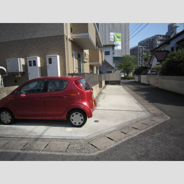 駐車場 (敷地内駐車場3台)