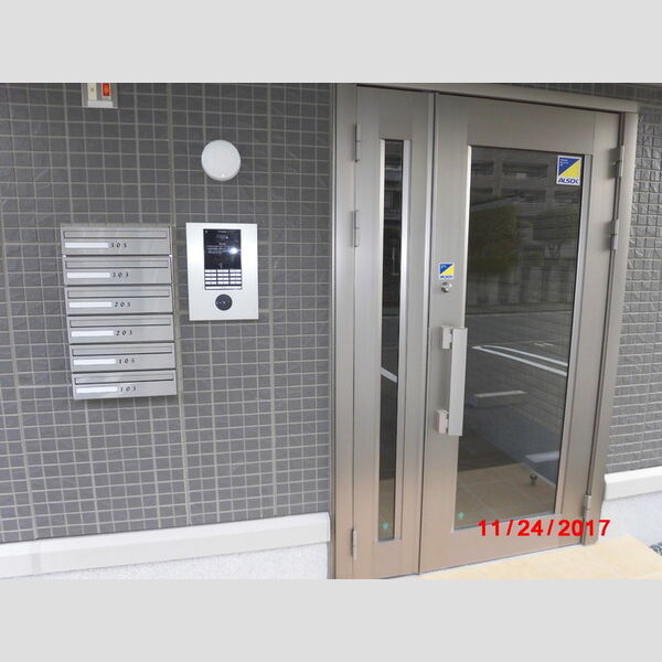 エントランス (オートロック付)