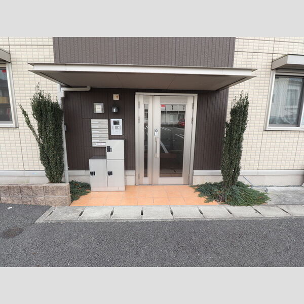 エントランス (エントランス)