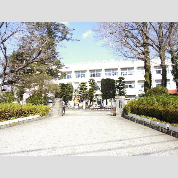 現地周辺 (熊本市立託麻原小学校 732m)
