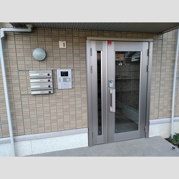 エントランス (グランドソレイユ東野 エントランス)