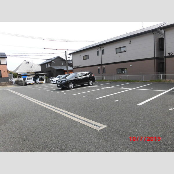 駐車場 (駐車場)