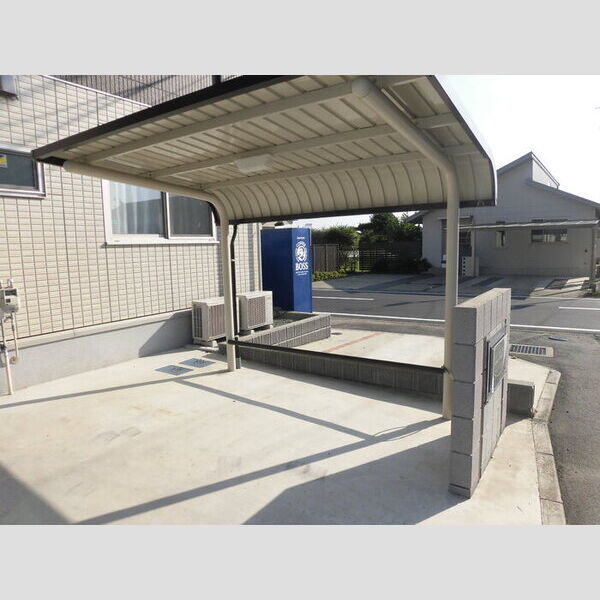 現地周辺 (駐輪場)