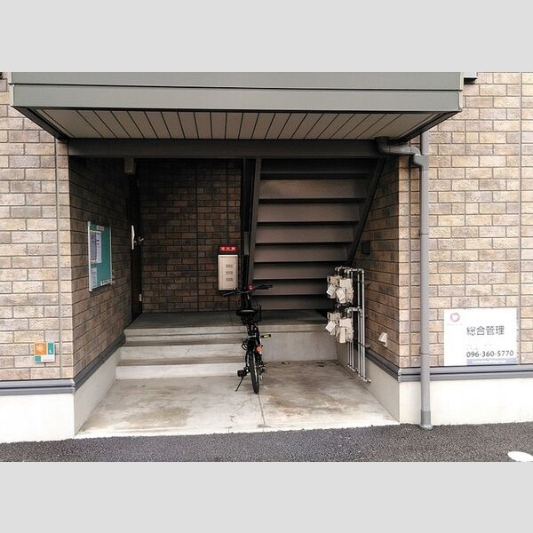 エントランス (エントランス)