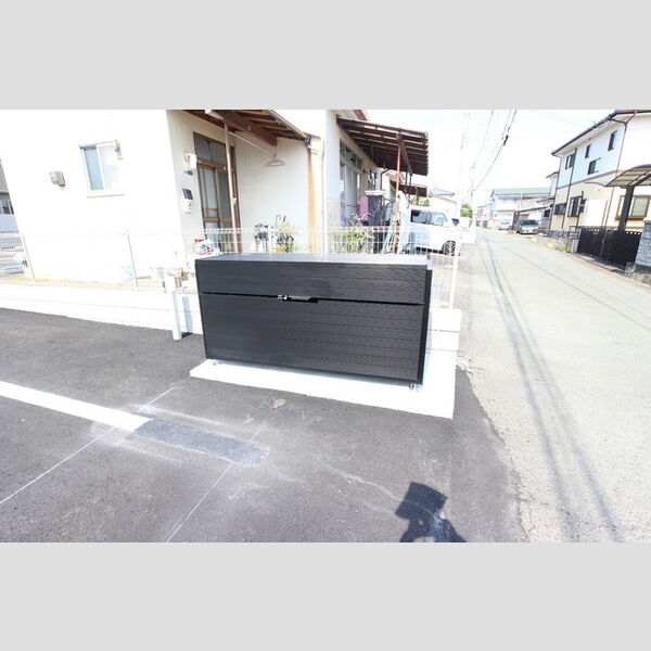 現地周辺 (ゴミ置き場)