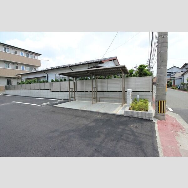 現地周辺 (駐輪場)