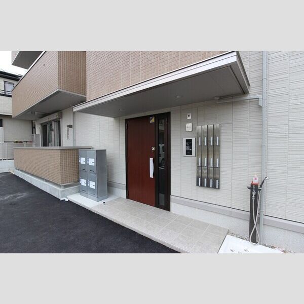 エントランス (エントランス)