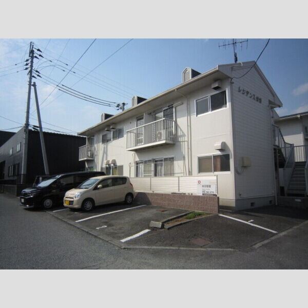 建物外観 (駐車場)