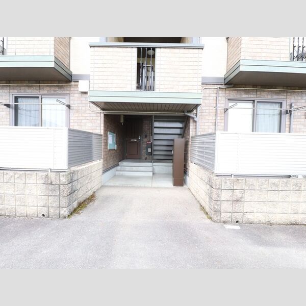 エントランス (エントランス)