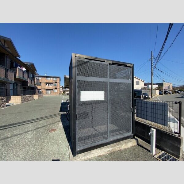 現地周辺 (ゴミ置き場)
