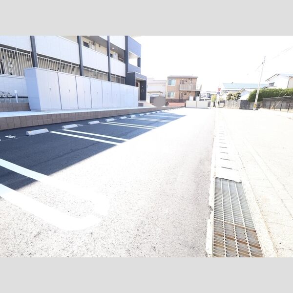 駐車場 (駐車場)