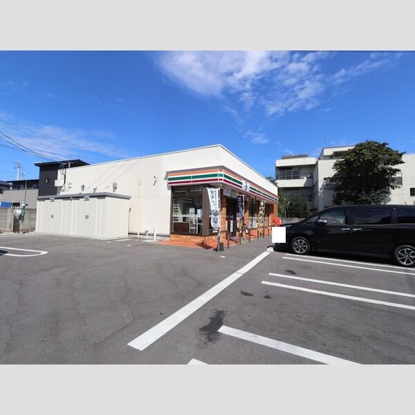 現地周辺 (セブンイレブン熊本灰塚店　730m)