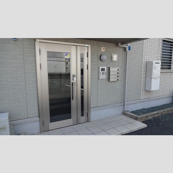 エントランス (エントランス)