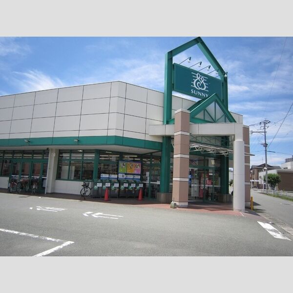 現地周辺 (サニー桜木店　353m)