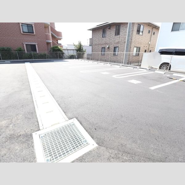 駐車場 (駐車場)