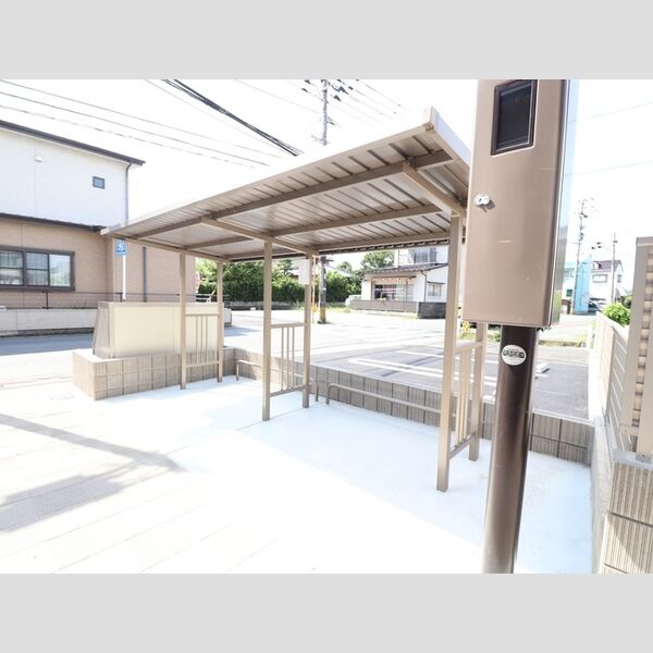 現地周辺 (駐輪場)