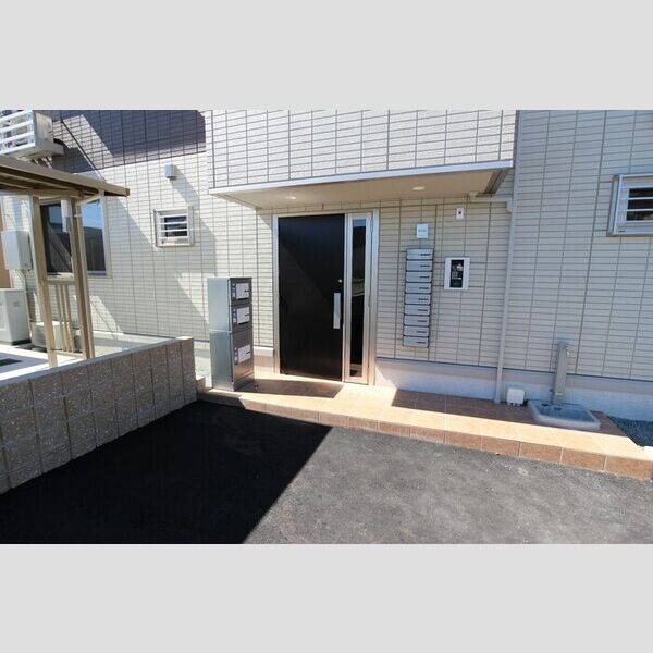 エントランス (エントランス)