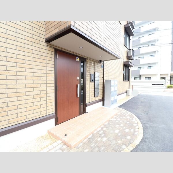 エントランス (エントランス)