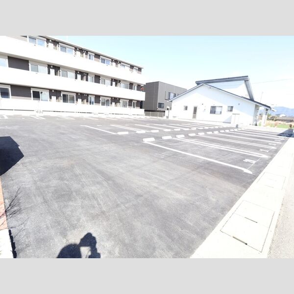 駐車場 (駐車場)