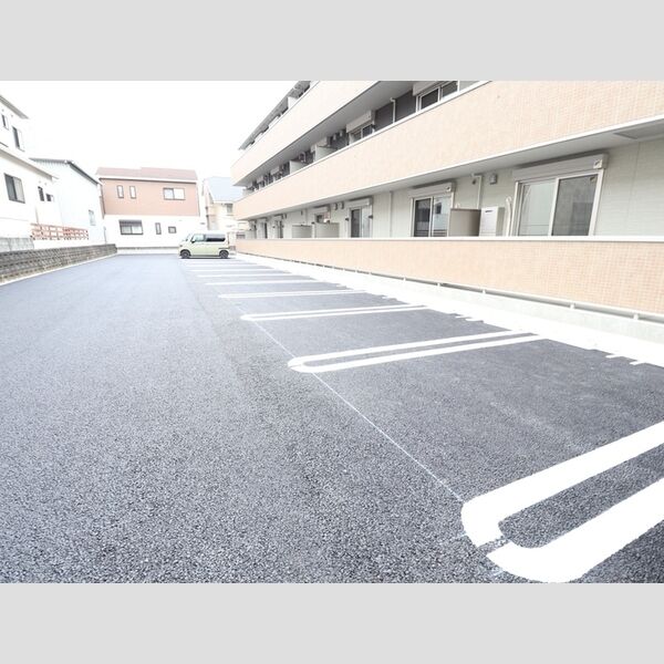 駐車場 (駐車場)