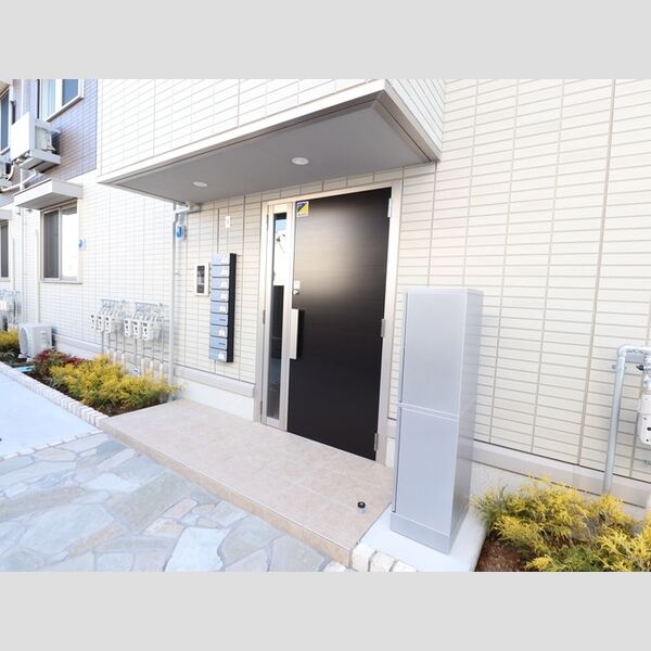 エントランス (エントランス)