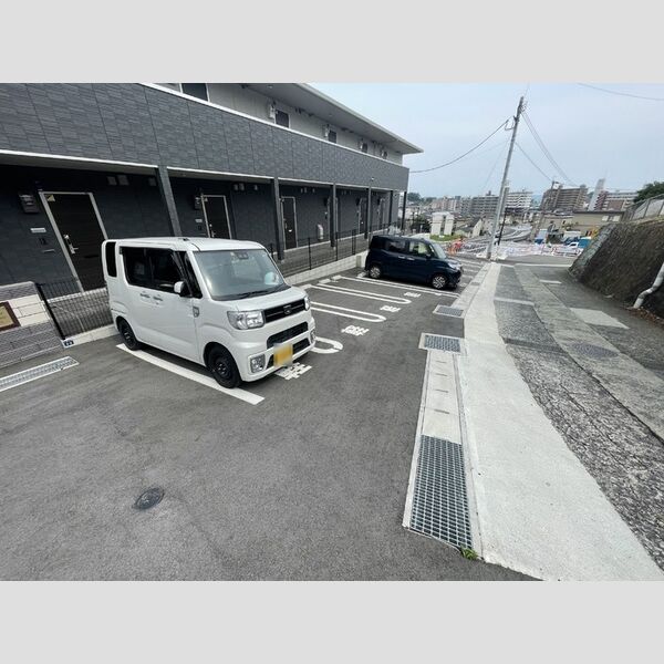 駐車場 (駐車場)