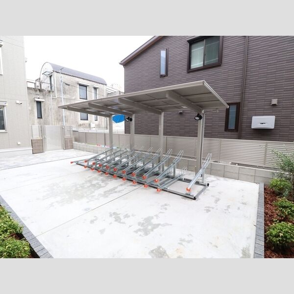 現地周辺 (駐輪場)