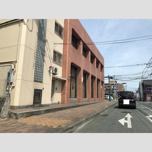 現地周辺 (肥後銀行京町支店　263m)