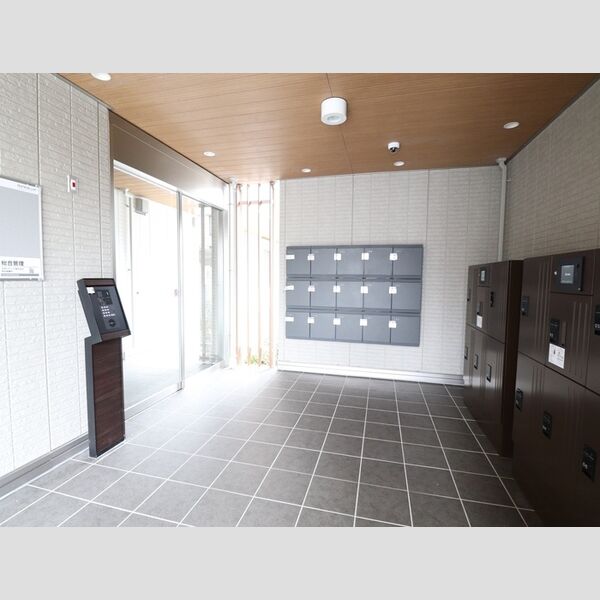 エントランス (エントランス)