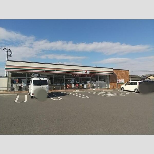 現地周辺 (セブンイレブン八代井上町店 550m)