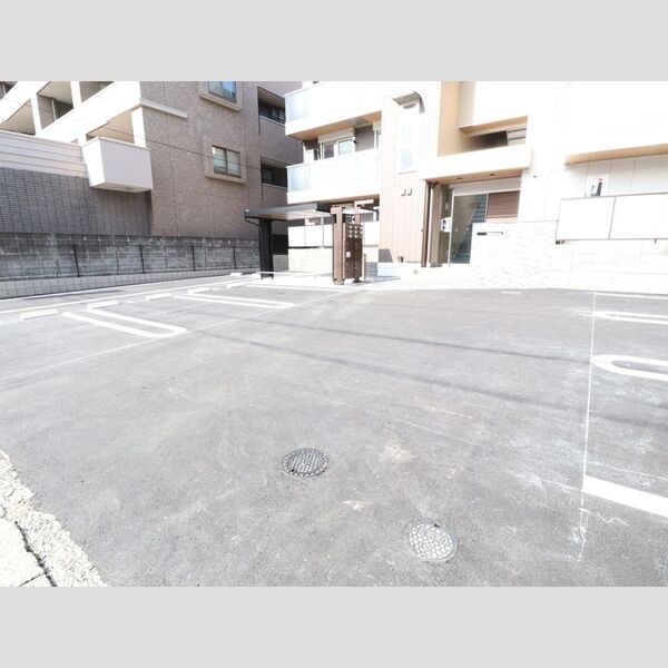 駐車場 (駐車場)