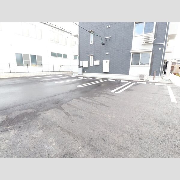 駐車場 (駐車場)