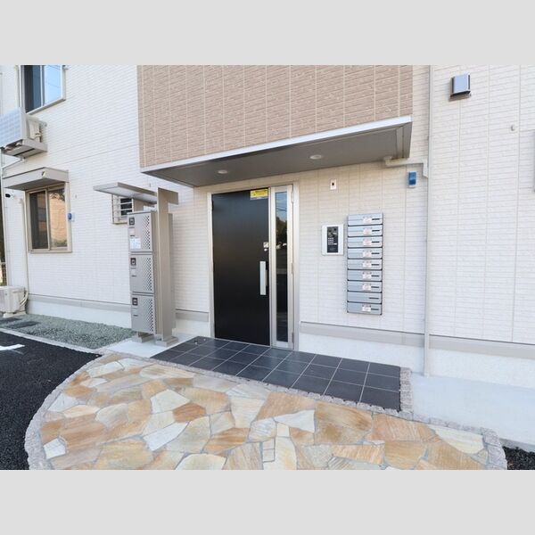 エントランス (エントランス)