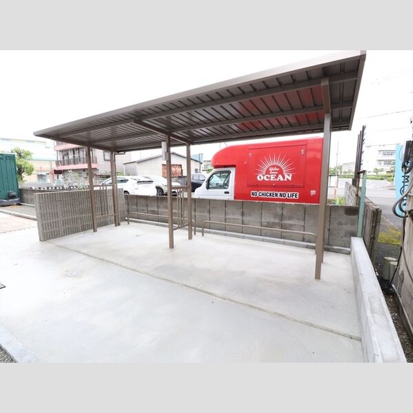 現地周辺 (サニーフラット松江　駐輪場)