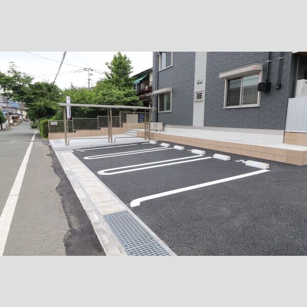 現地周辺 (駐輪場)