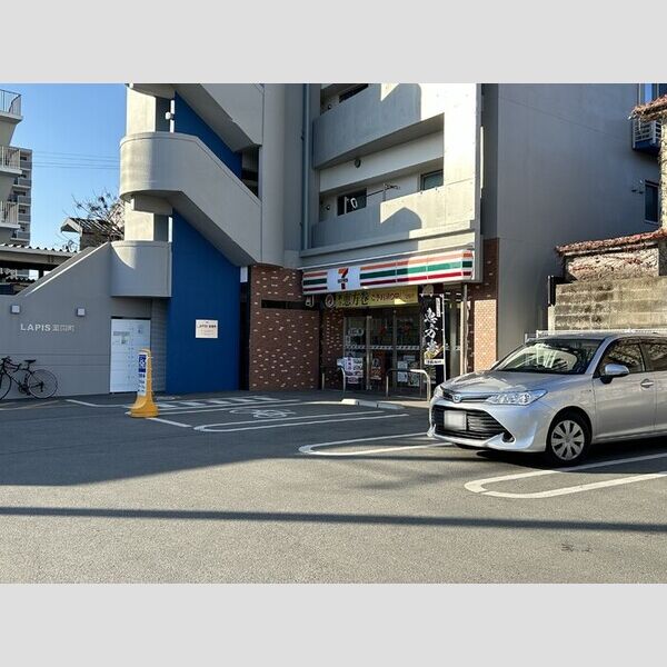 現地周辺 (セブンイレブン熊本薬園町店　520m)