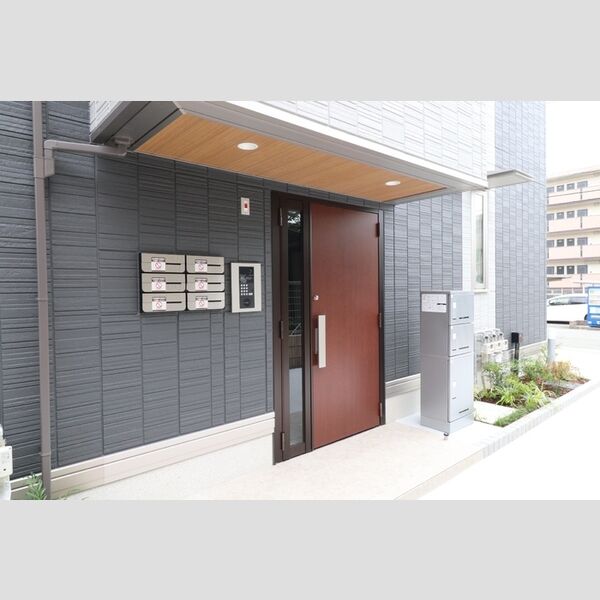 エントランス (エントランス)