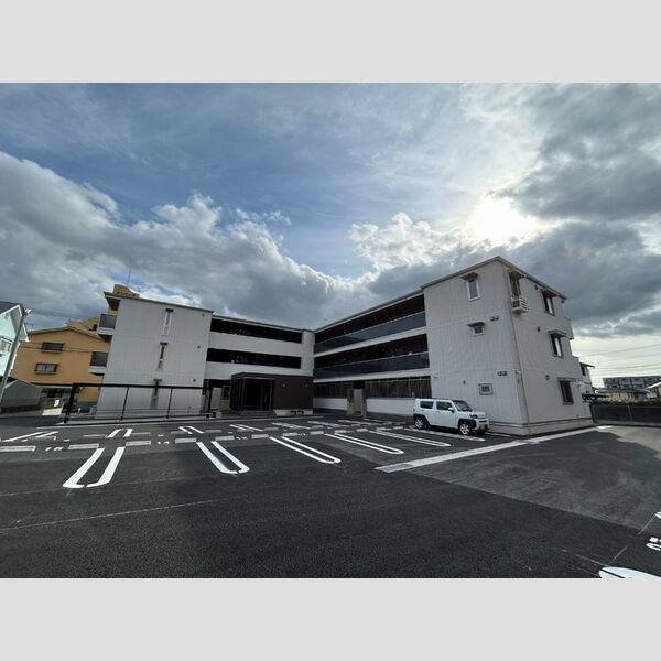 建物外観 (ラ・メゾン　アン　建物外観)