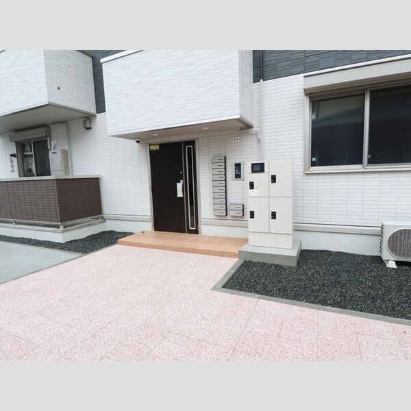 エントランス (エントランス)