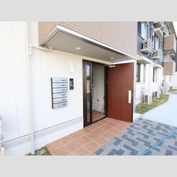 エントランス (エントランス)