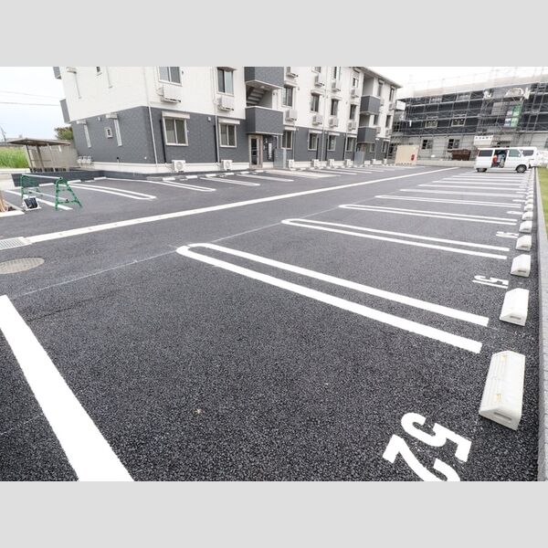 駐車場 (駐車場)